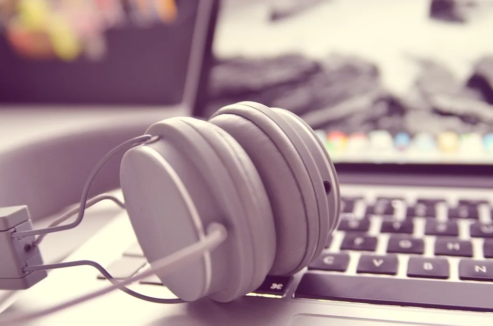 Is Music Good For Workplace Productivity?