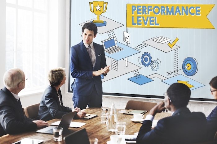 How Performance Reviews Improve Employee Experience