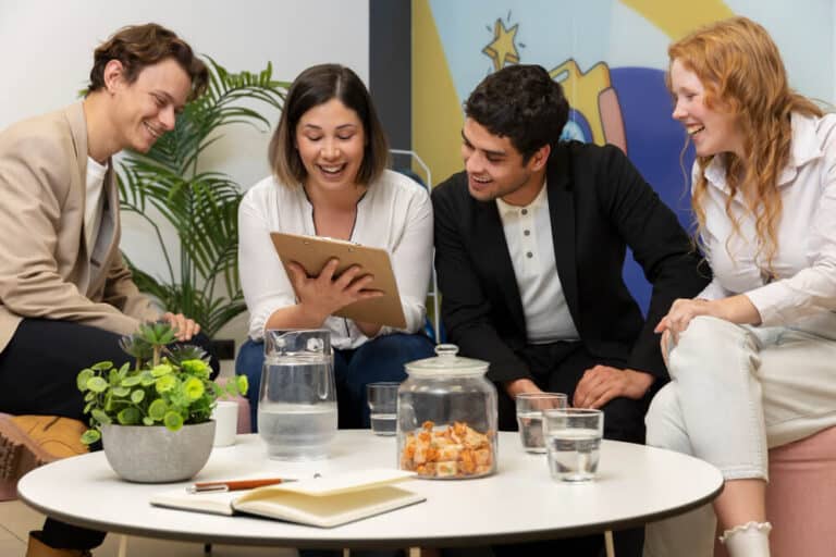 10 Best Employee Incentive Programs to Boost Motivation and Retention